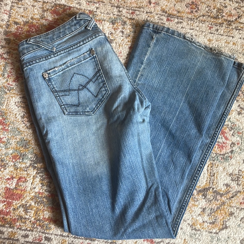 Distressed Jeans - Picture 9 of 12